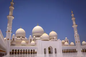 Tour image of From Dubai: Abu Dhabi Sheikh Zayed Grand Mosque Guided Tour