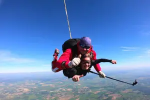 Tour image of Tandem Skydiving from 4,000 metres in Saint-Florentin, near Auxerre