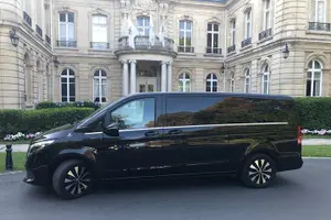 Tour image of 100% Champagne LOVER Tour:1 Iconic house visit+3 tastings & Lunch