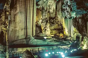 Tour image of Paradise Cave & Phong Nha Cave DELUXE SMALL GROUP FULL DAY