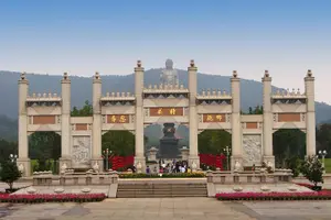 Tour image of Wuxi Lingshan Buddhist Scenic Spot and Tai Lake Private Tour