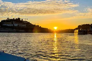 Tour image of Porto: Private Yacht Cruise with Local Wine, Snacks and 6 Bridges