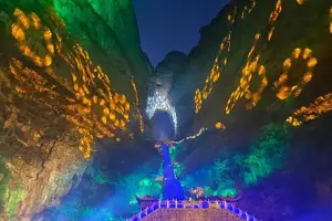 Tour image of 1-Day Private Tour to Tianmen Mountain & Glass Walk & Night Light