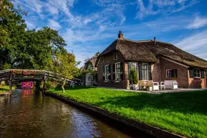Tour image of Giethoorn: Highlights Canal Cruise and Sightseeing Village