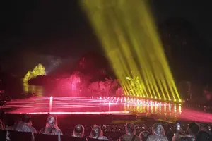 Tour image of 1-Day Guilin Tour to Reed Flute Cave, Xianggong Hill, Bamboo Boat and Night Show