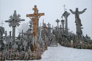 Tour image of Group Tour: Hill of Crosses, Rundale Palace & Bauska Castle