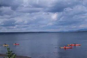 Tour image of Yellowstone Lake & Hot Springs / 3 Hour Morning or Twilight Tour
