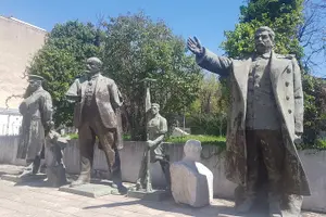 Tour image of A Communist Manifesto: Tirana before and after