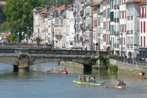 Tour image of Hawaiian canoe trip to Bayonne on the Adour and Nive rivers