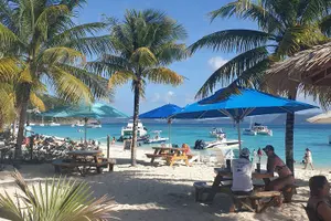 Tour image of Bar Hoppin' Soggy Dollar, Willy T, Foxy's Powerboat Tour