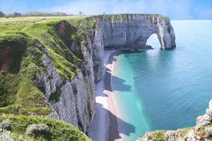 Tour image of Round trip transfer from Le Havre or Honfleur to Etretat