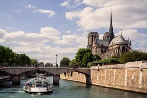 Tour image of Paris in a Day with Louvre, Eiffel Tower, Notre Dame & Cruise