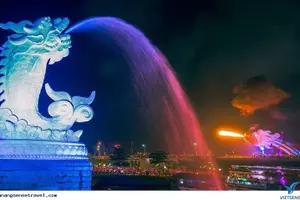 Tour image of DaNang Night Foodie Tour-Sighseeing with Aodai Lady Rider Private