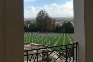 Tour image of Versailles: Path of the Heroes on original electrics 2 wheels