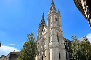 Tour image of Professional - Bordeaux Wine and Cheese Tasting with a walking tour