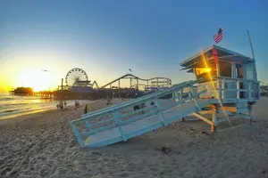 Tour image of 4-Hour private limo Tour of Los Angeles by a TV personality with Free Drinks