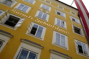 Tour image of Day Tour to Hallstatt & Salzburg with Hotel pick-up & drop off
