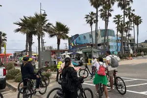 Tour image of Santa Monica and Venice Beach 3-Hour Bike Guided Tour
