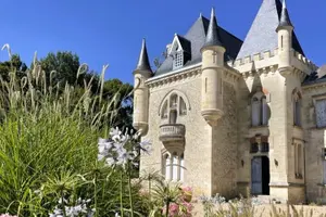 Tour image of Saint-Emilion Small-Group Electric Bike Wine Tour Tastings & Lunch from Bordeaux