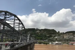 Tour image of Private Lanzhou Day Tour: White Pagoda Hill, Zhongshan Bridge, Yellow River etc