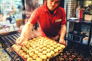 Tour image of Kuromon Market Tour: All inclusive 6~8 Dishes & 3~4 samplings