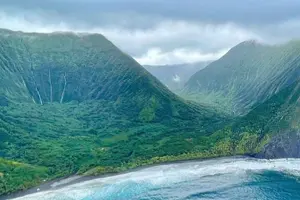Tour image of West Maui and Molokai Special 45-Minute Helicopter Tour