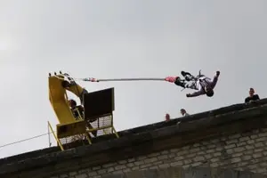 Tour image of Bungee Jumping from the Boussagues viaduct near Montpellier (50 metres)